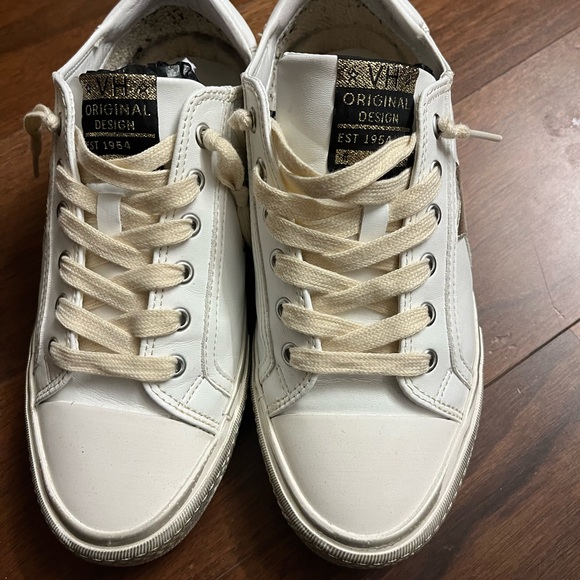 Vintage Havana 6.5 Stylish White and Gold Sneakers - Picture 3 of 7
